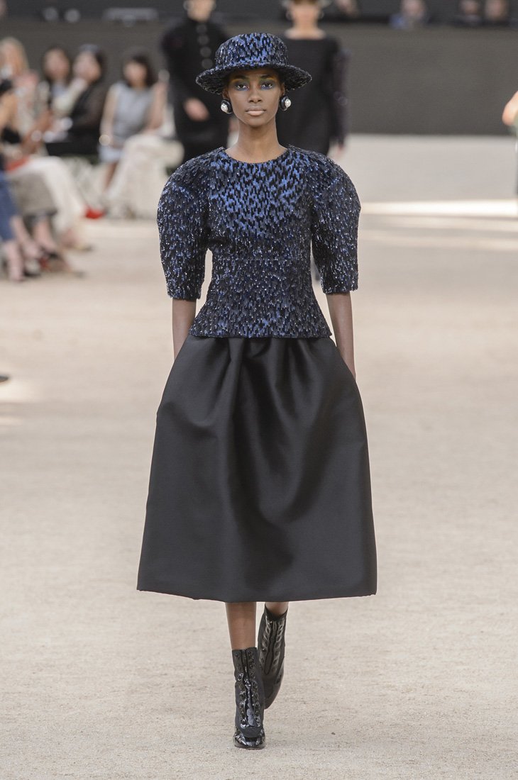 <strong>شانيل</strong> <strong>CHANEL،</strong> مجموعة Coromandel للمجوهرات الرّاقية، ساعة Fleur de Laque<br />
&nbsp;