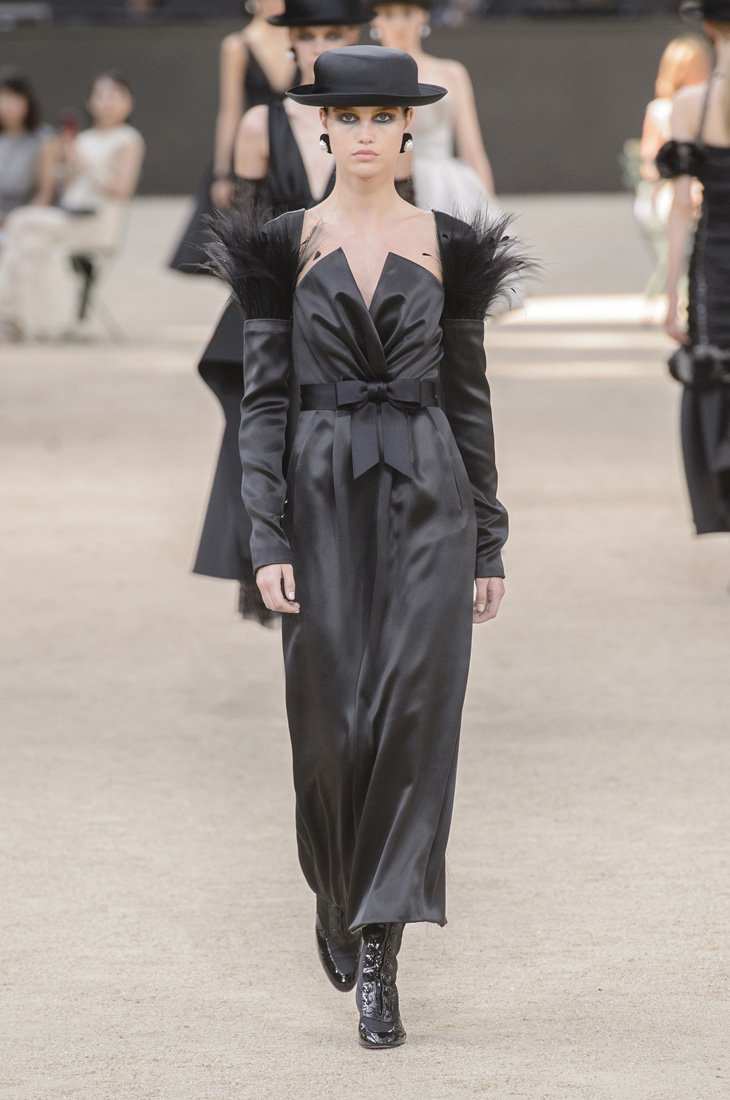 <strong>أنّا خوري،</strong> سوار Mirian<br />
<em>من موقع</em> <em>Netaporter.com </em><br />
&nbsp;
