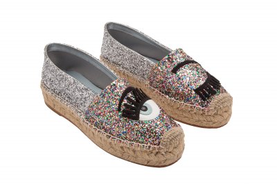 عالم الموضة يشهدُ مرّةً أخرى على مجموعة كبسولة راقية وحصريّة