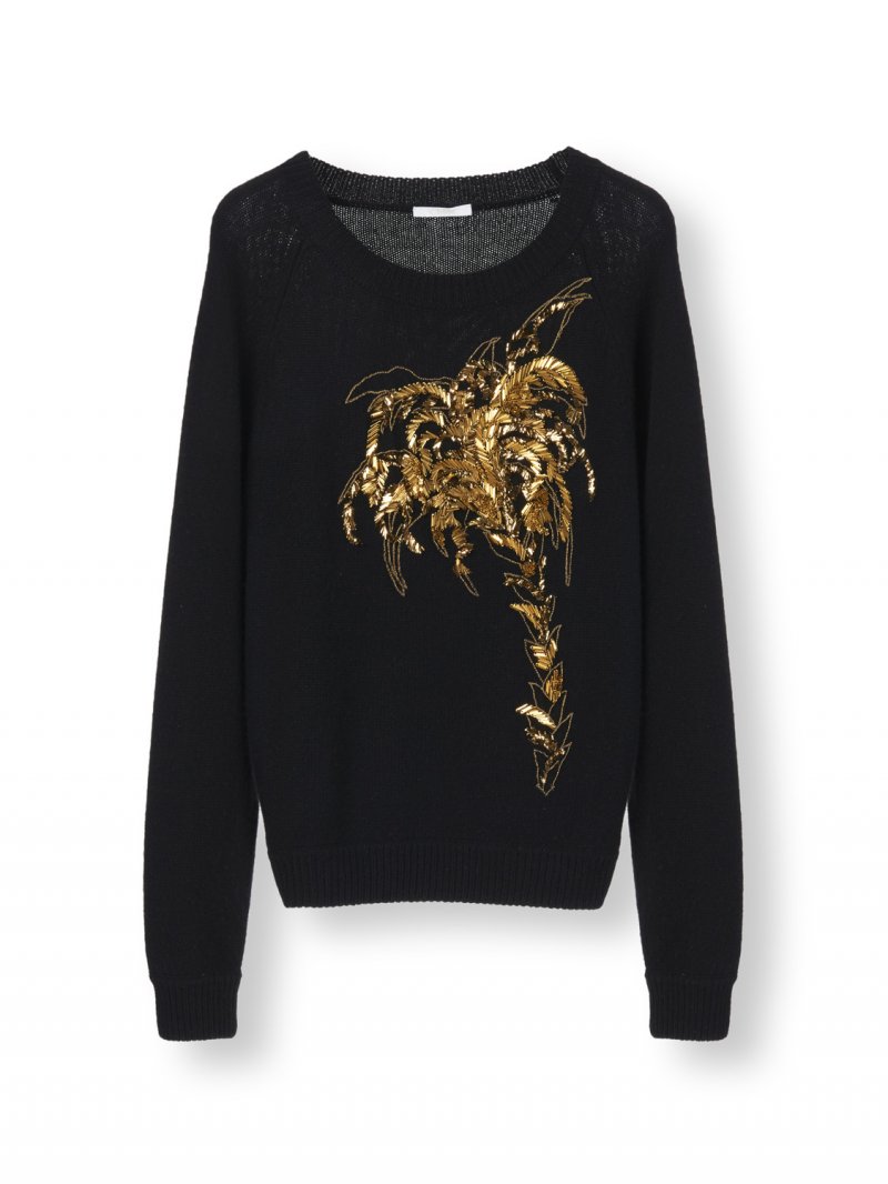 فندي<br />
<em>من موقع </em><em>Matches Fashion</em><br />
&nbsp;