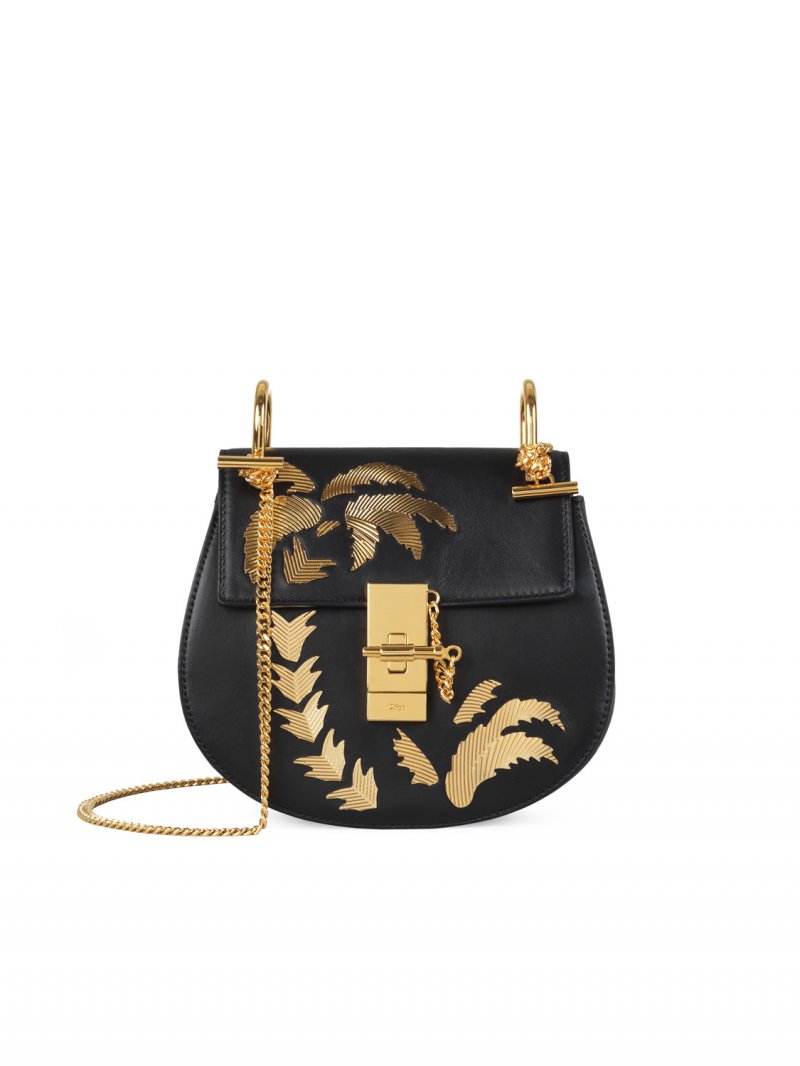 راغ أند بون<br />
<em>من موقع</em> <em>Mytheresa.com</em><br />
&nbsp;