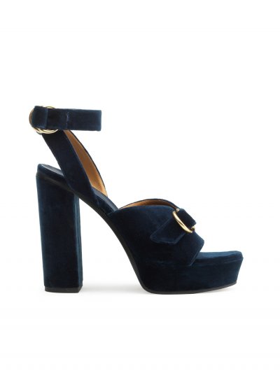 Gifting Season with Chlo&eacute;
