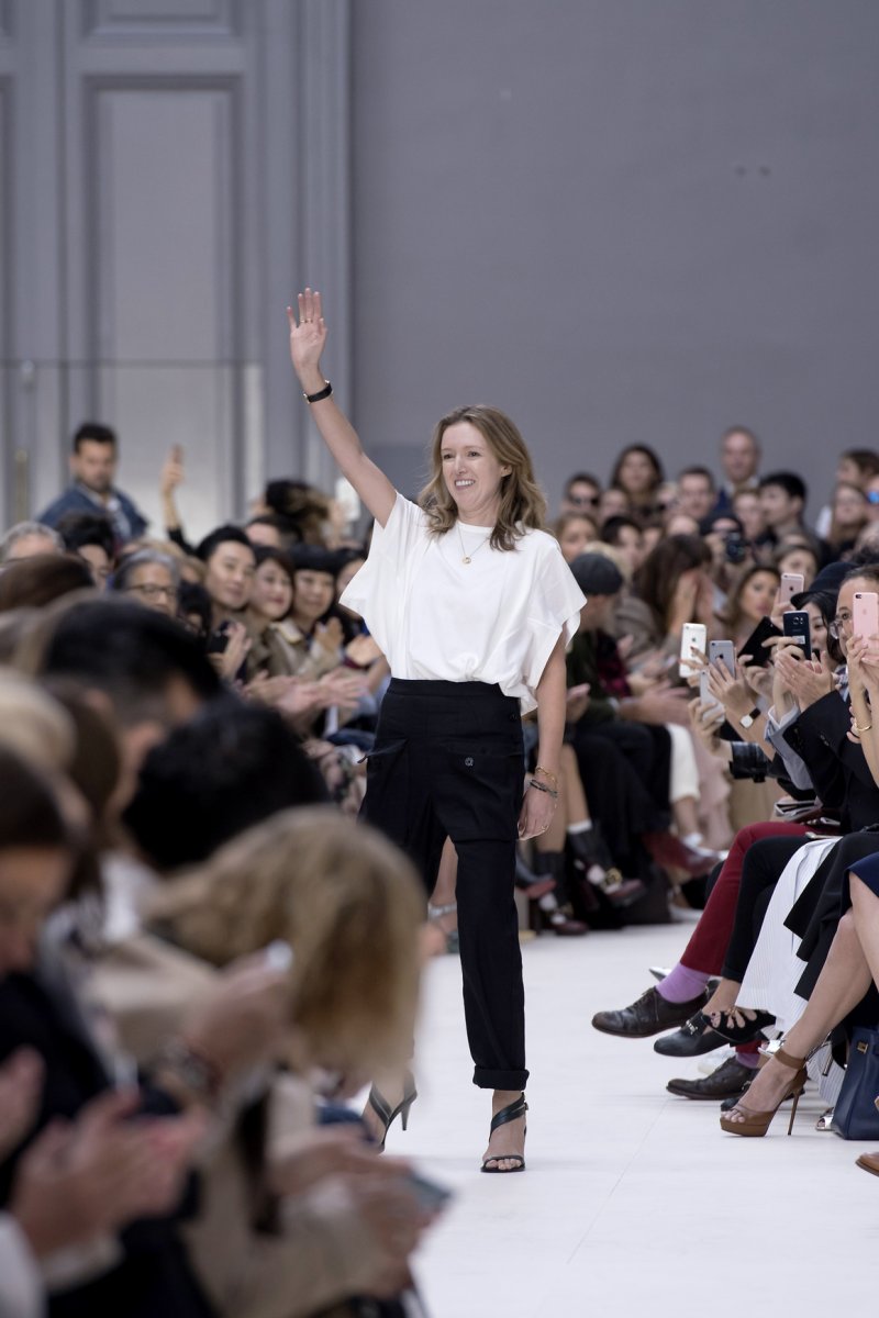 كلير وايت كيلر تغادر كلوي
