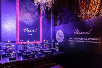 رجال دبي يحتفلون بمرور عشرين سنة على بناء مصنع Chopard Manufacture
