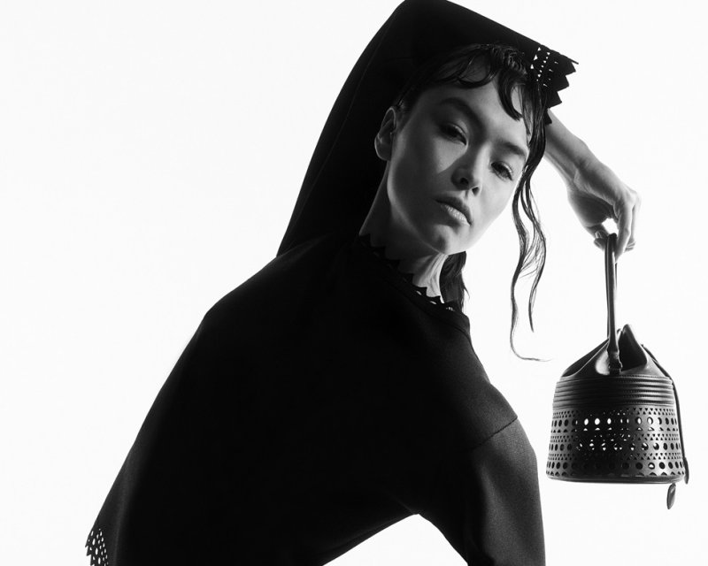 An ALA&Iuml;A Bag You&rsquo;ll Definitely Add to Your Collection
