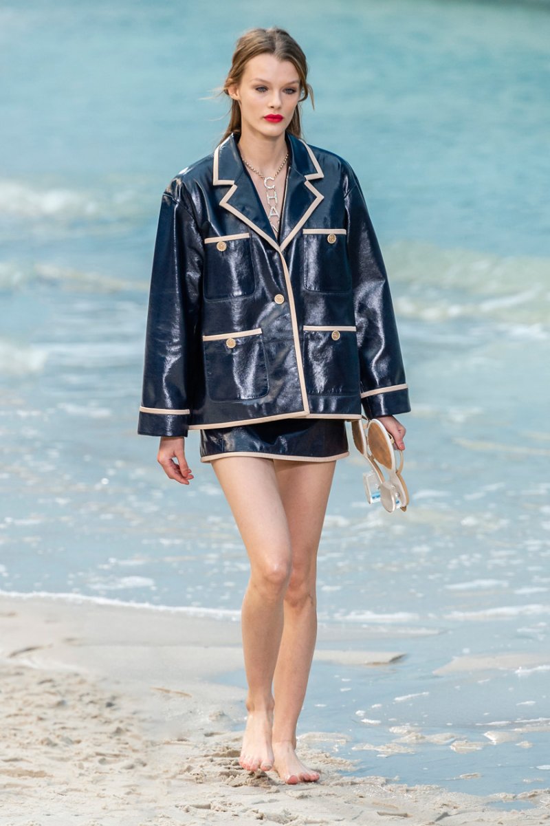 قواعد إعتماد الإطلالة الموحّدة اللّون
