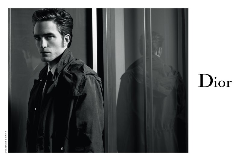 <strong>ليلي-روز ديب</strong> ترتدي تصميم من <strong>شانيل</strong> في حفل عشاء Sidaction 2017 في باريس<br />
&nbsp;