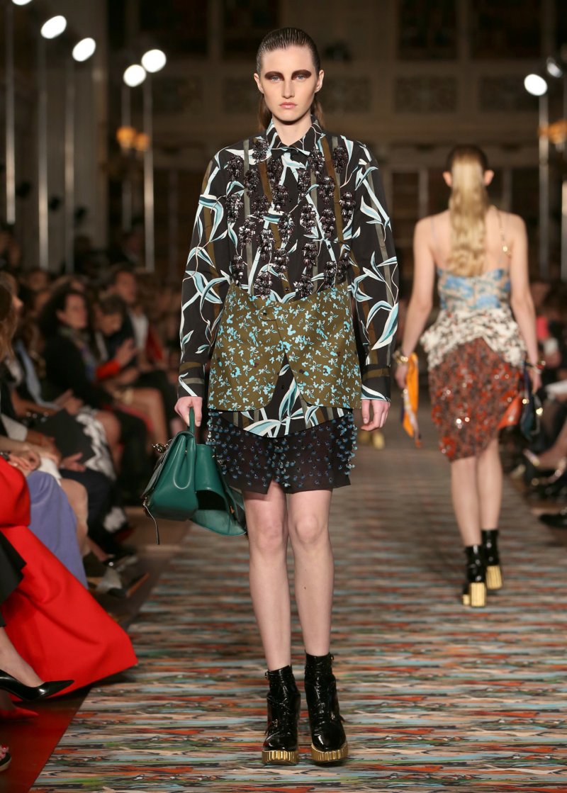 علامة Luciole et Petit Pois<br />
<em>متوفّرة لدى متجر كيدز بوينت</em><br />
&nbsp;