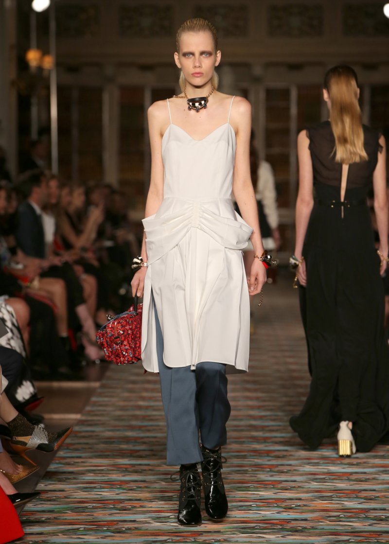 بالمان<br />
<em>من موقع</em> <em>Net-A-Porter </em><br />
&nbsp;