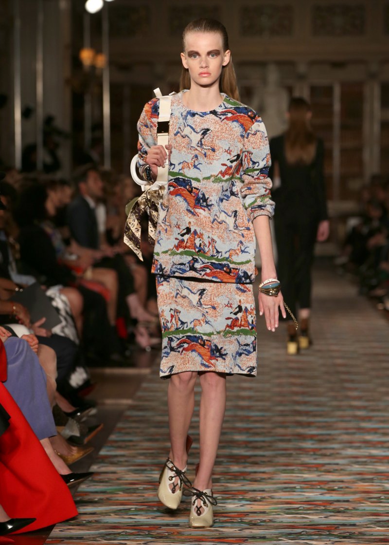 مارك جايكوبس<br />
<em>من موقع</em> <em>Net-A-Porter</em><br />
&nbsp;