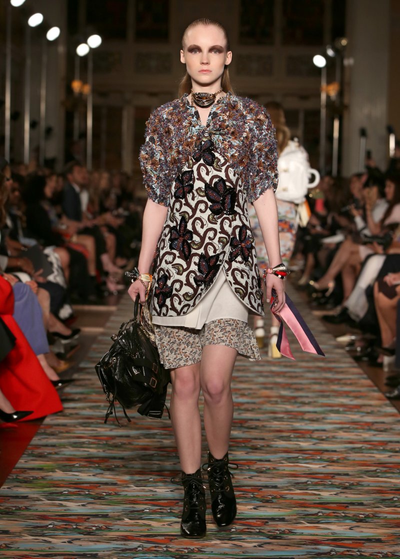 بيلّا فرود<br />
<em>من موقع</em> <em>Matches Fashion</em><br />
&nbsp;