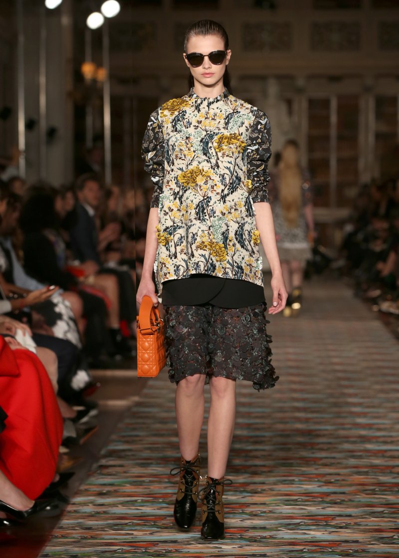 زوي كارسن<br />
<em>من متجر بوتيك1</em><br />
&nbsp;