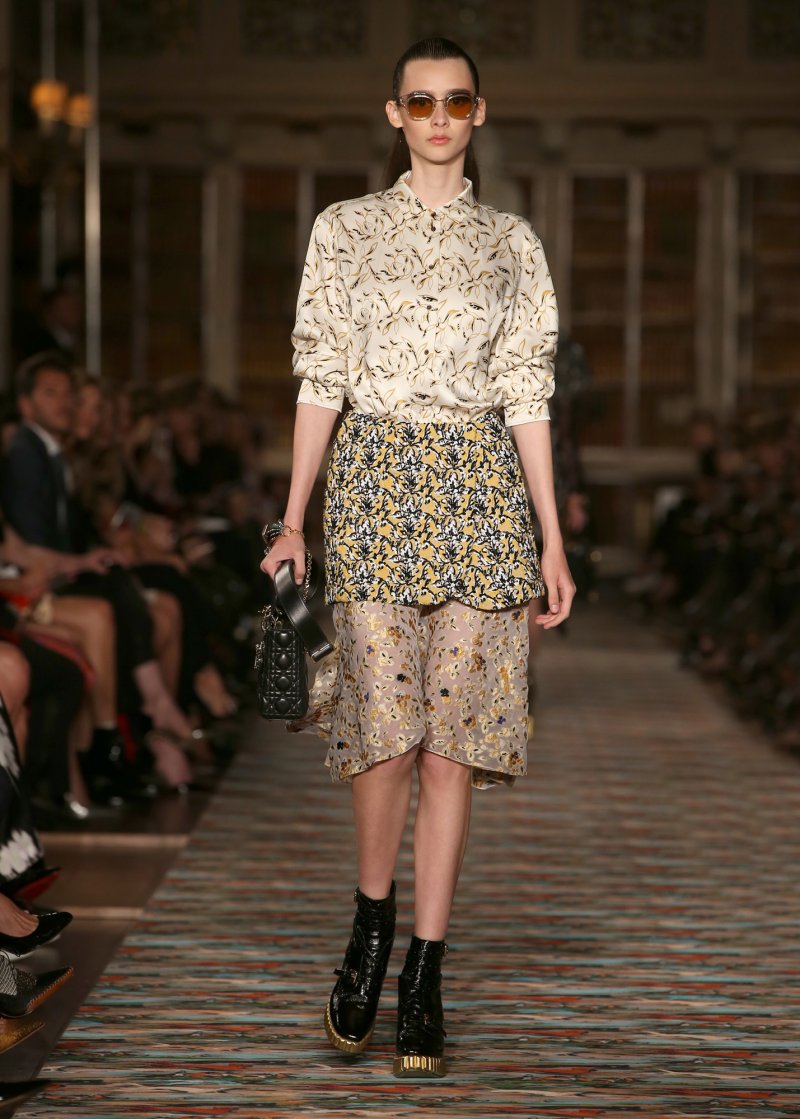 <strong>ديور</strong>، ساعة La Mini D de Dior Wraparound<br />
&nbsp;