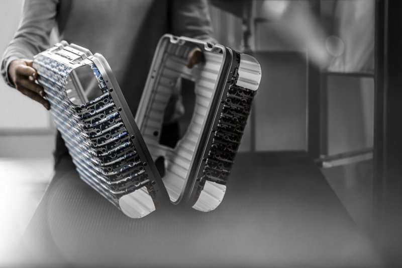 Dior and Rimowa&rsquo;s Bags
