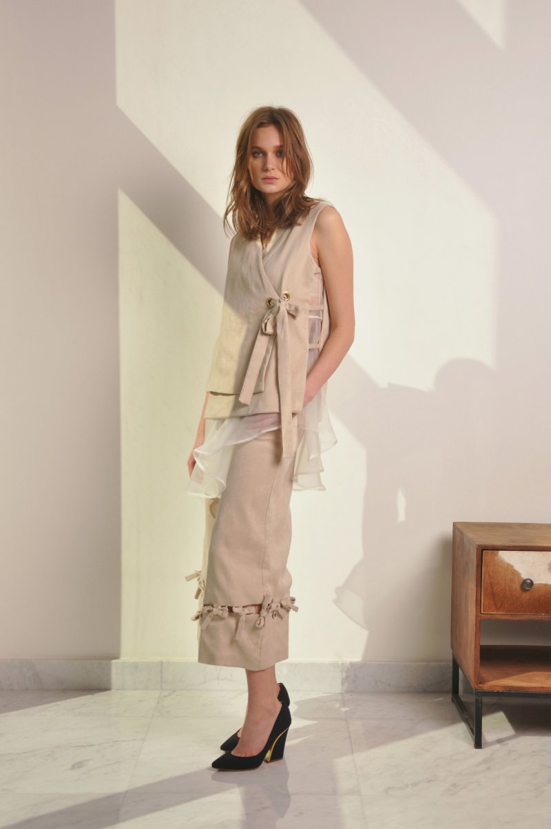 <strong>أحذية مزوّدة بحزام آخره مشبك</strong><br />
ديور<br />
&nbsp;