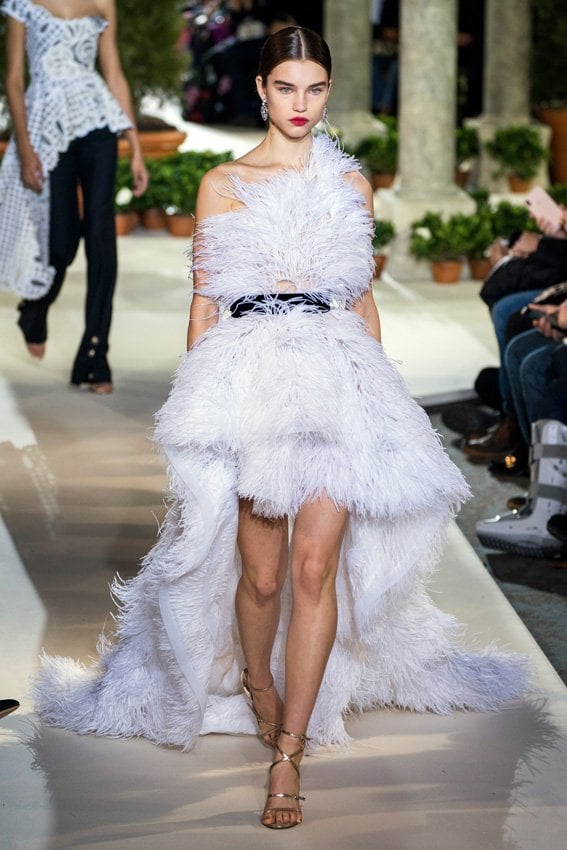 <p>تملأ&nbsp;<strong>ماسكارا</strong>&nbsp;<strong><span dir=LTR>Badass</span></strong>&nbsp;من&nbsp;<strong>توم فورد</strong>&nbsp;رموشك إلى أقصى درجة، وهي مقاومة للمياه والرطوبة ولا تتلطّخ وتمنحها كثافة أكبر وتجعلها أطول وتجعّدها وتفرّقها عن بعضها البعض... أليس هذا كلّ ما نتمنّاه؟</p>

<p>&nbsp;</p>

<p>&nbsp;</p>
