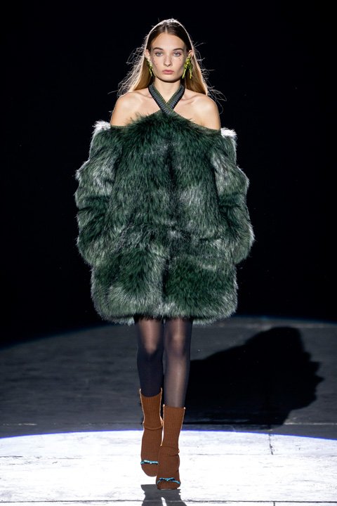 <strong>بياجيه</strong>&nbsp;خاتم من مجموعة&nbsp;<span dir=LTR>Wings of Light</span>&nbsp;للمجوهرات الراقية<br />
&nbsp;