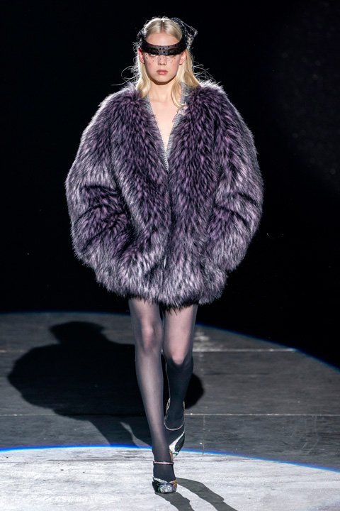 <strong>كارتييه&nbsp;</strong>أقراط من مجموعة&nbsp;<span dir=LTR>[Sur]Natural</span>&nbsp;للمجوهرات الراقية