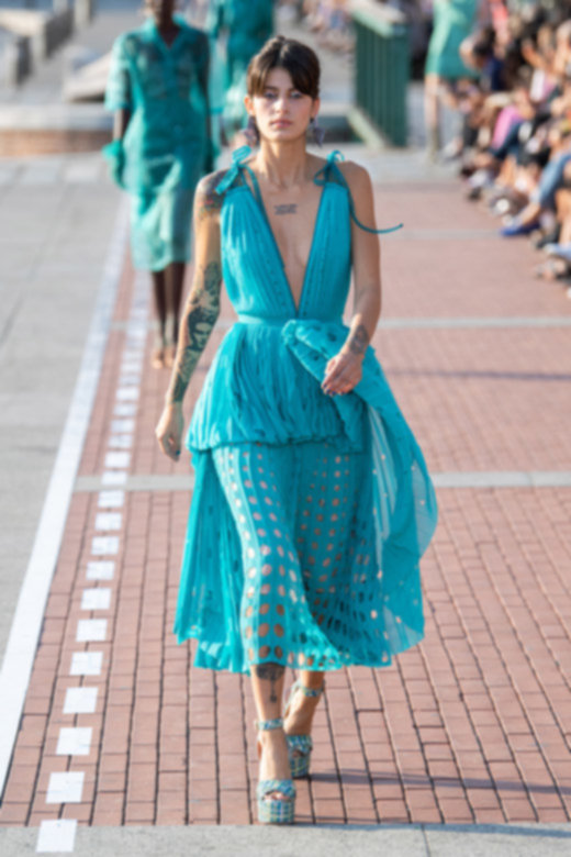 <strong>قميص قصير</strong><br />
موسكينو&nbsp;&nbsp;&nbsp;<br />
&nbsp;