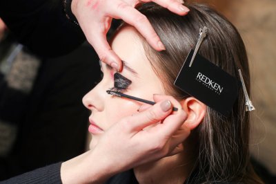 How to Apply Mascara, the Correct Way
