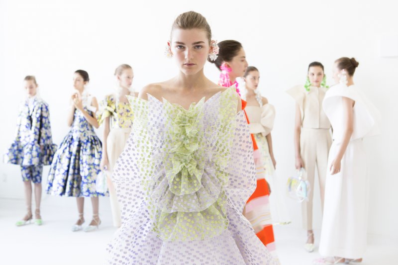 تألّقي في إطلالات رائعة تعبّر عن يوم الحبّ
