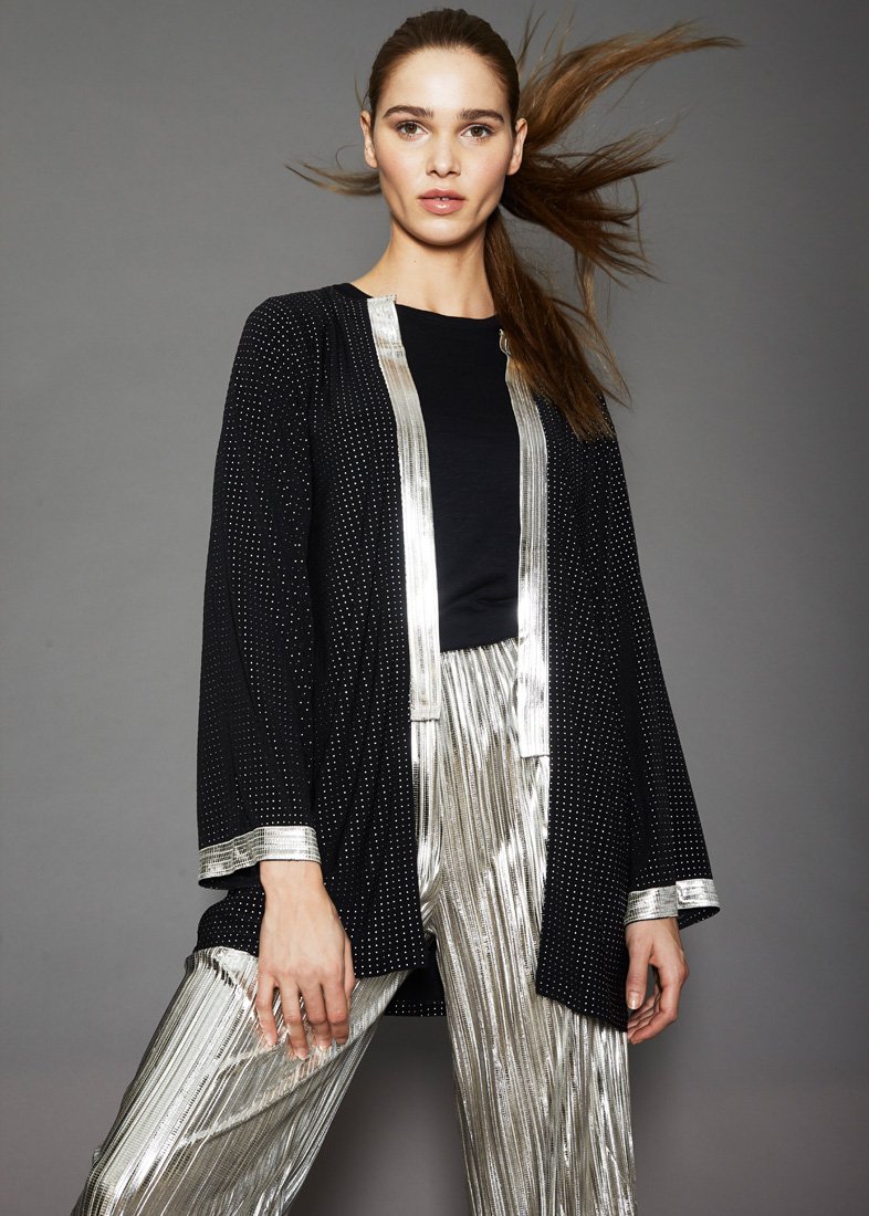 فندي<br />
<em>من موقع </em><em><span dir=LTR>Matches Fashion</span></em><br />
&nbsp;