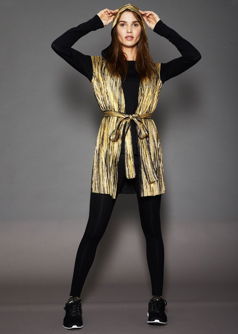 من تعاون ريبوك مع فيكتوريا بيكهام<br />
<em>من موقع </em><em><span dir=LTR>Mytheresa.com</span></em><br />
&nbsp;