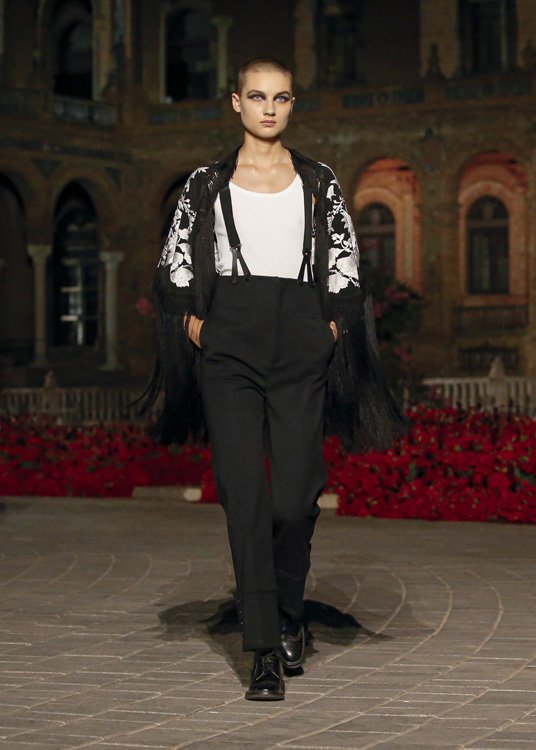 Dior Cruise 2023 Takes a Spanish Turn
