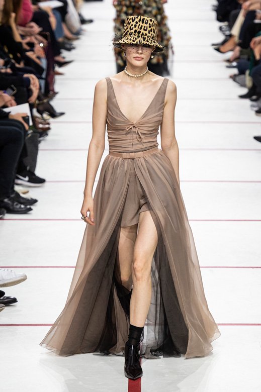 ساعة&nbsp;<span dir=LTR>L.U.C Perpetual Twin</span>&nbsp;من&nbsp;<strong>شوبارد</strong>&nbsp;عن فئة الساعات ذات الروزنامة والتعقيدات الفلكيّة