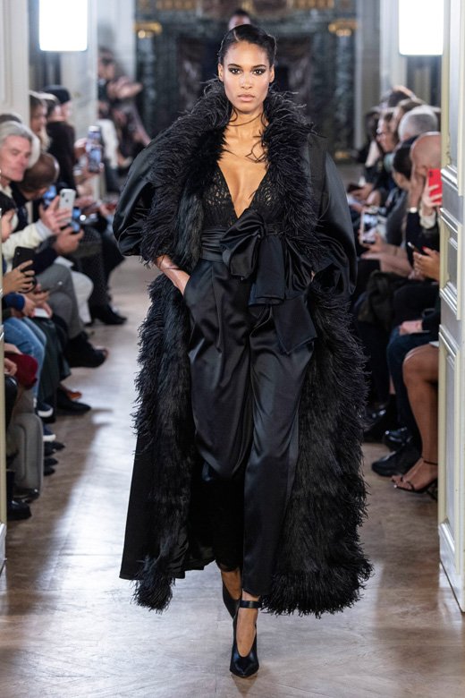 <strong>زيندايا</strong>، سفيرة&nbsp;<strong>بولغري</strong>، متألّقة بسوار وأقراط من مجموعة&nbsp;<span dir=LTR>Serpenti</span>&nbsp;للمجوهرات الراقية، وخاتميّ&nbsp;<span dir=LTR>B.zero1 Rock</span>&nbsp;و<span dir=LTR>Serpenti Viper</span>.<br />
&nbsp;