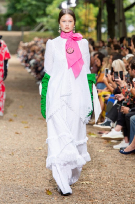 شمعة&nbsp;<span dir=LTR>Medusa</span>&nbsp;من تعاون&nbsp;<strong><span dir=LTR>Rosenthal meets Versace</span></strong><br />
&nbsp;