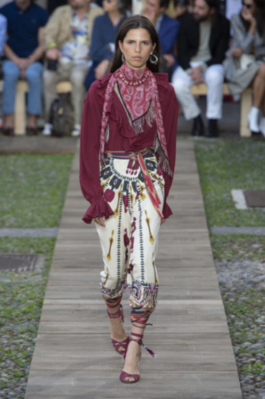 مجموعة الهوت كوتور لربيع وصيف 2022 من شانيل&nbsp;<span dir=LTR>CHANEL</span><br />
&nbsp;