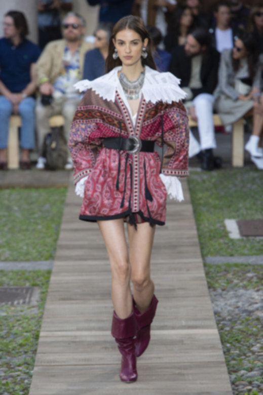 مجموعة الهوت كوتور لخريف وشتاء 2022-2023 من ميزون ربيع كيروز<br />
&nbsp;