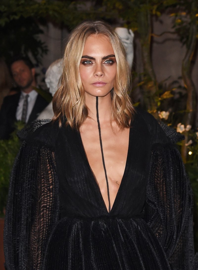 8 Natural Remedies to Grow Out Your Brows

