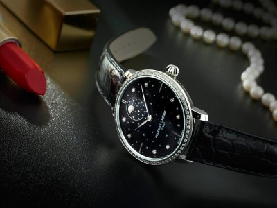 نظرة على ساعة Slimline Moonphase Stars Manufacture من فريديريك كونستان
