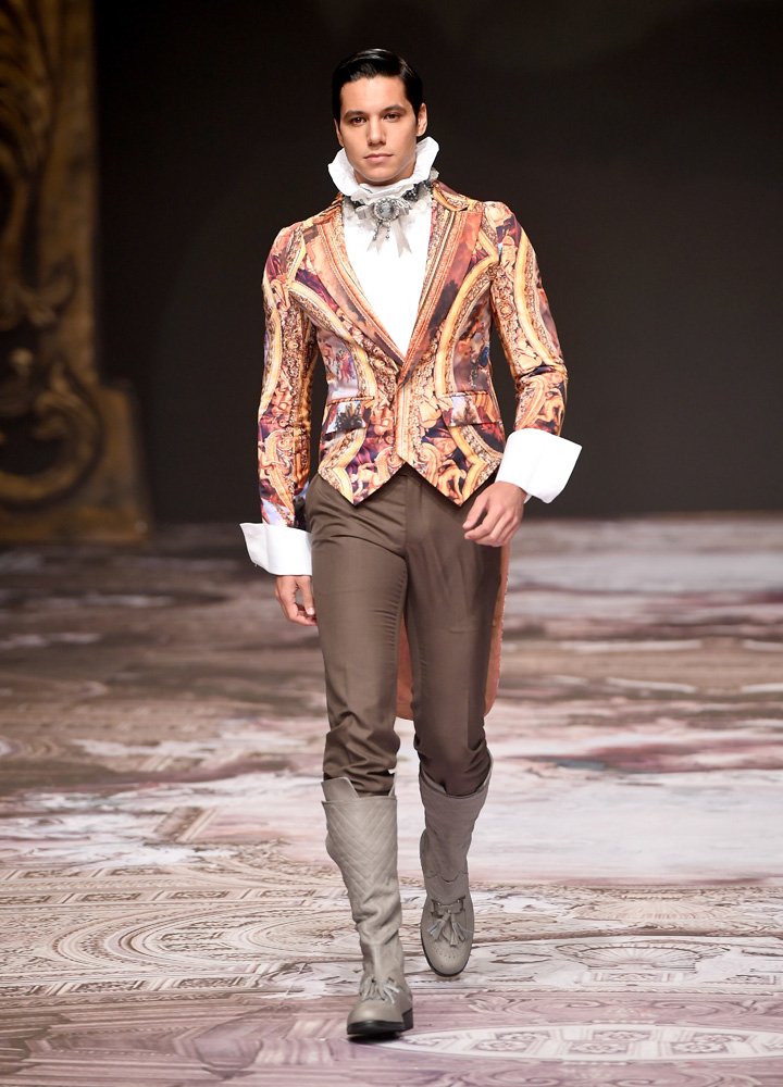 <strong>أحذية رياضيّة </strong><br />
دولتشي أند غابانا