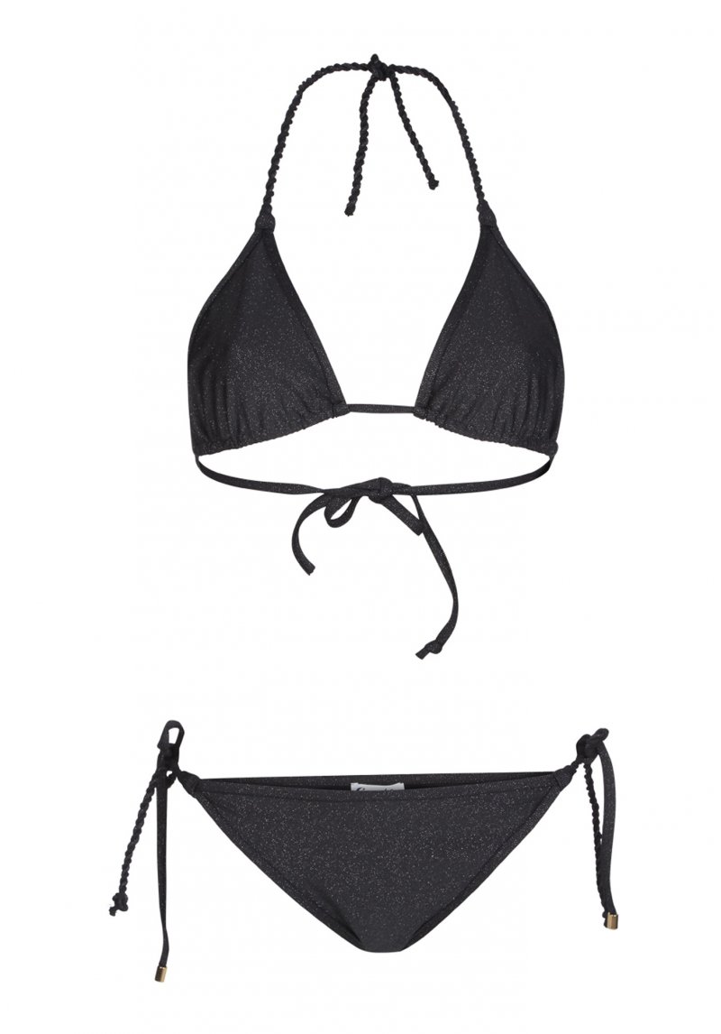 <strong>شباشب</strong><br />
سانتوني<br />
&nbsp;