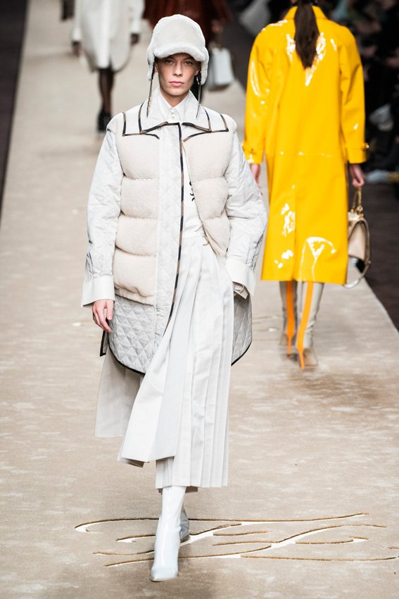 <strong>فاشرون كونستانتين&nbsp;</strong>ساعة&nbsp;<span dir=LTR>Overseas QP Skeleton</span><br />
&nbsp;