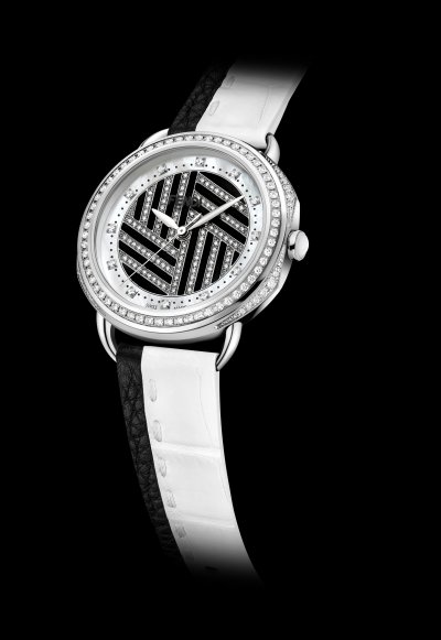 ساعة Selleria الجديدة من فندي تجسّد المرأة العصريّة