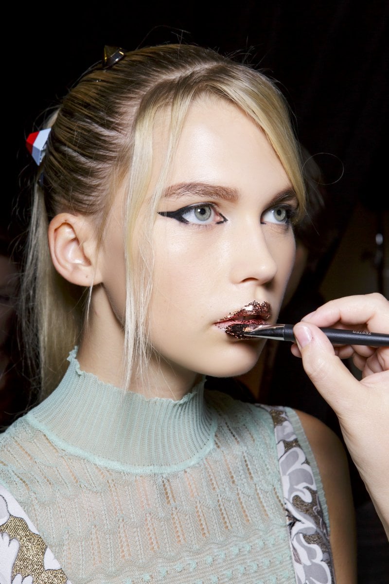 How to Achieve Swooning Glittery Lips
