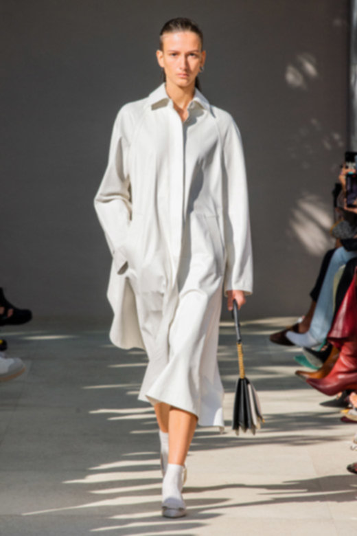 عطر&nbsp;<span dir=LTR>Id&ocirc;le Aura</span>&nbsp;من&nbsp;<strong>لانكوم</strong>