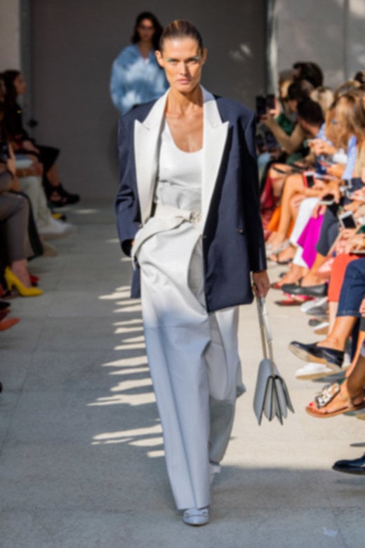 أقراط&nbsp;<span dir=LTR>Knot</span>&nbsp;من&nbsp;<strong>تيفاني أند كو</strong><br />
&nbsp;