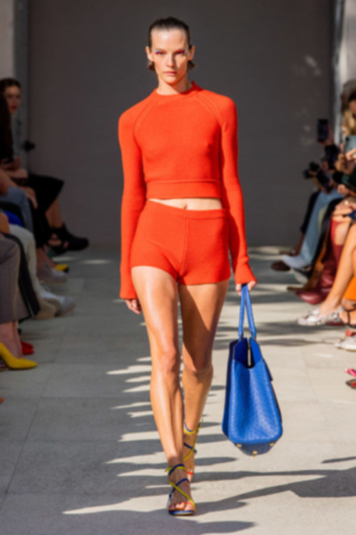 قبّعة من <strong>إيترو</strong><br />
&nbsp;