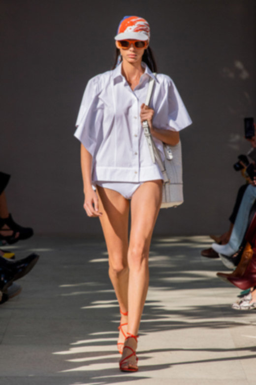 عقد من&nbsp;<strong>غوتشي</strong><br />
&nbsp;