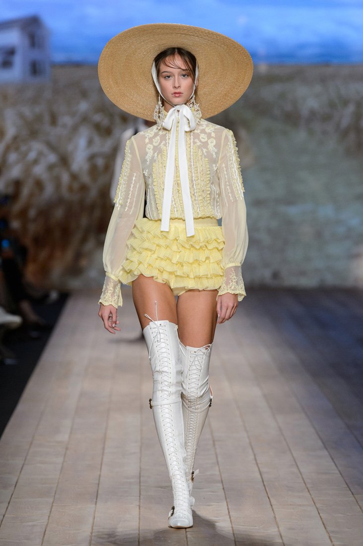 Elisabetta Franchi Spring-Summer 2018 Collection | Azyaamode