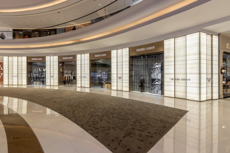 Armani’s Shop Once Again at the Dubai Mall
