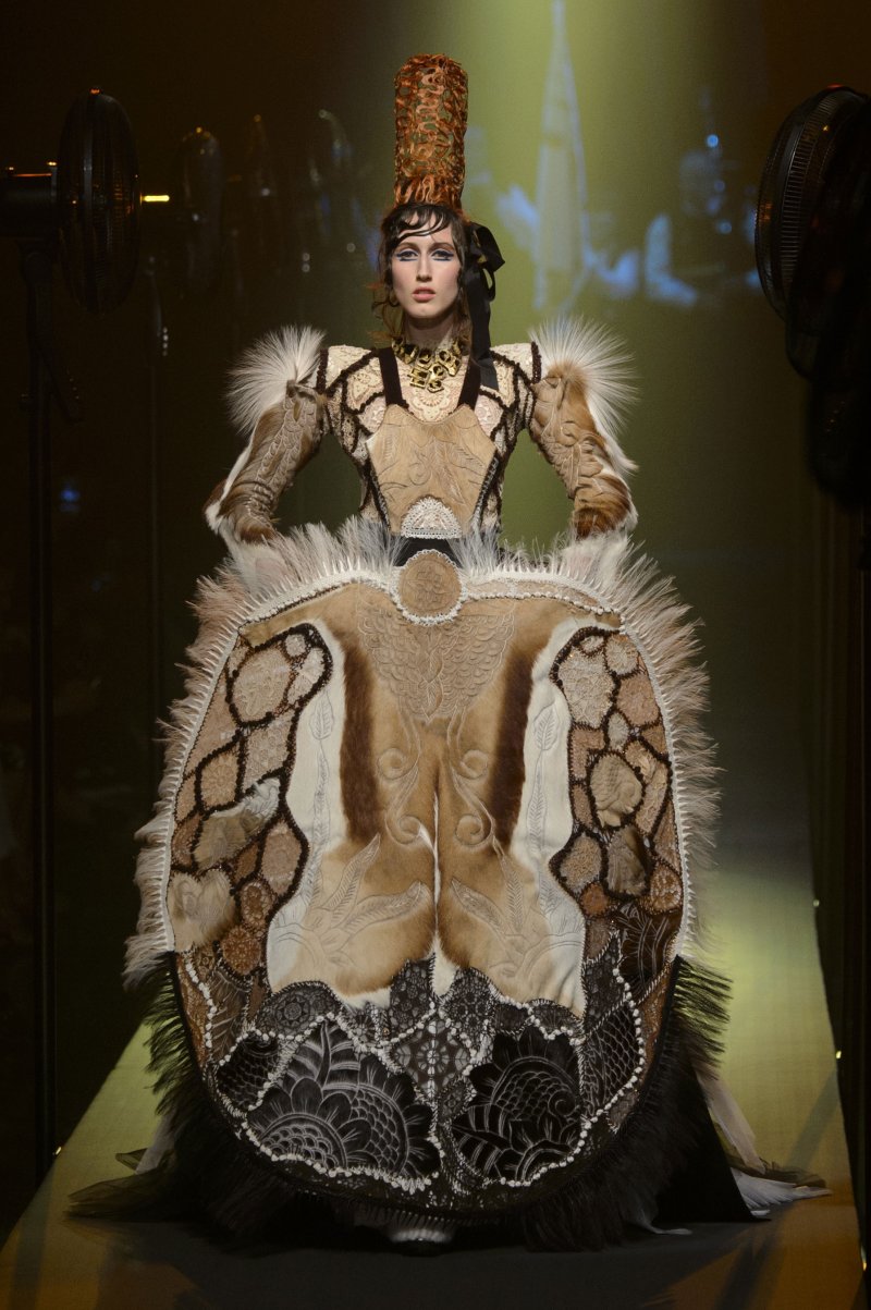 Jean Paul Gaultier Fall 2015 Couture | Azyaamode