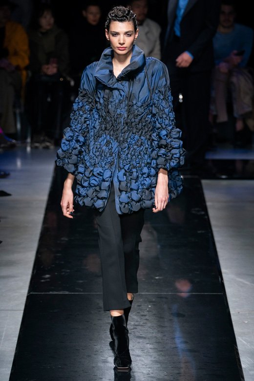 Giorgio Armani Fall Winter 2019 2020 Ready to Wear Azyaamode