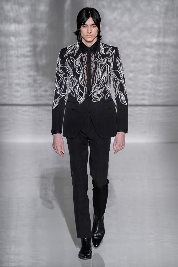 سان لوران<br />
&nbsp;