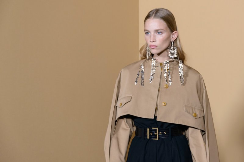 إعتمدي إطلالة متماشية مع الموضة في عيد الأمّهات
